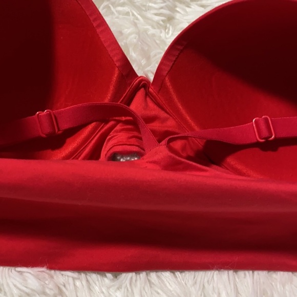 Victorias Secret Wireless Bra - Picture 3 of 3